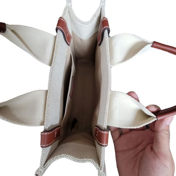 Chloé Woody Small Tote Handbag - Picture 12 of 17